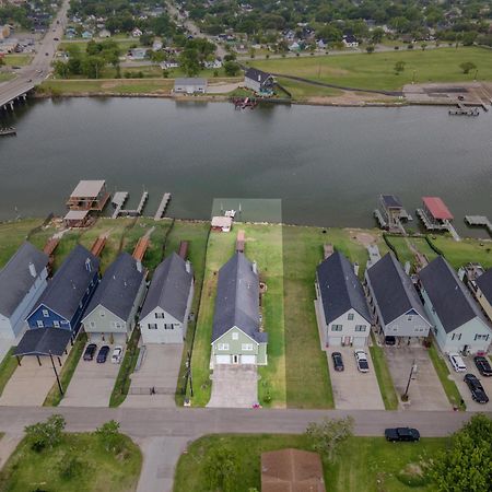 Luxury Waterfront Home Family And Pet Friendly Near Surfside Beach 11 Mins Freeport Dış mekan fotoğraf