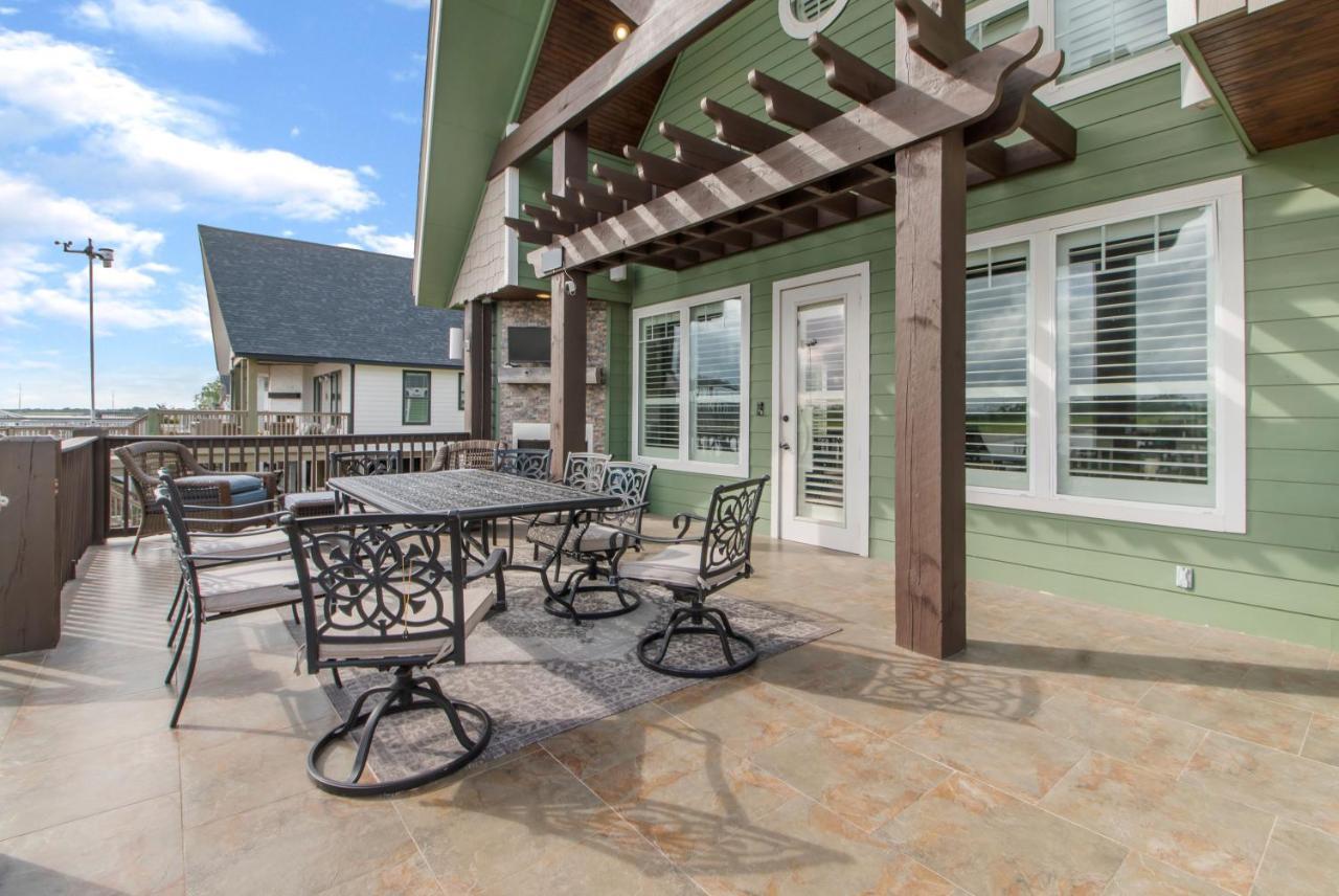 Luxury Waterfront Home Family And Pet Friendly Near Surfside Beach 11 Mins Freeport Dış mekan fotoğraf