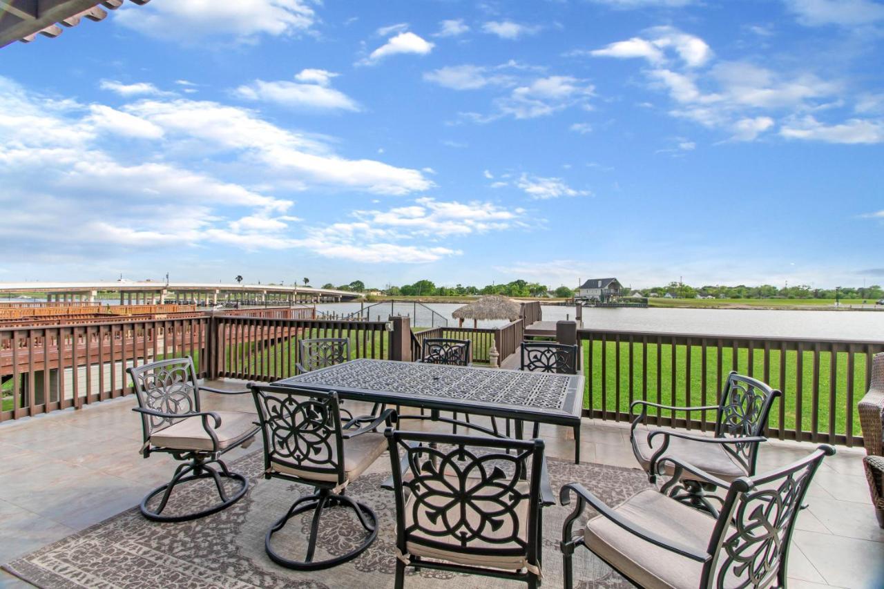 Luxury Waterfront Home Family And Pet Friendly Near Surfside Beach 11 Mins Freeport Dış mekan fotoğraf