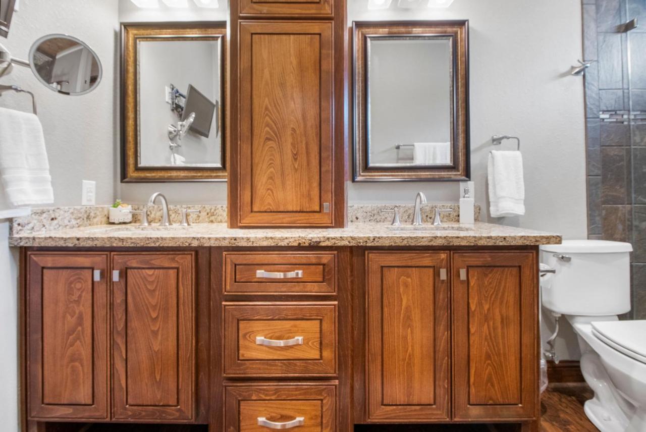 Luxury Waterfront Home Family And Pet Friendly Near Surfside Beach 11 Mins Freeport Dış mekan fotoğraf