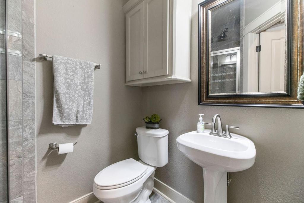 Luxury Waterfront Home Family And Pet Friendly Near Surfside Beach 11 Mins Freeport Dış mekan fotoğraf