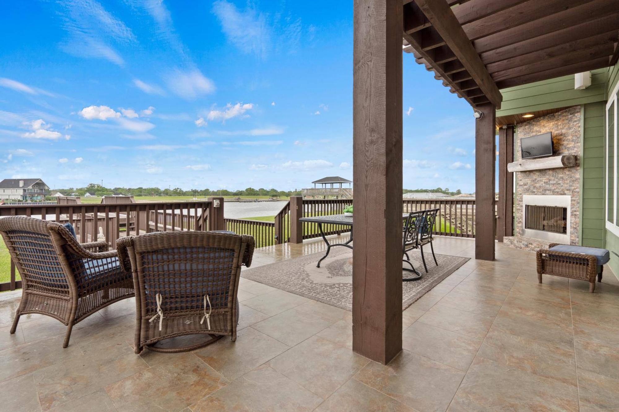 Luxury Waterfront Home Family And Pet Friendly Near Surfside Beach 11 Mins Freeport Dış mekan fotoğraf