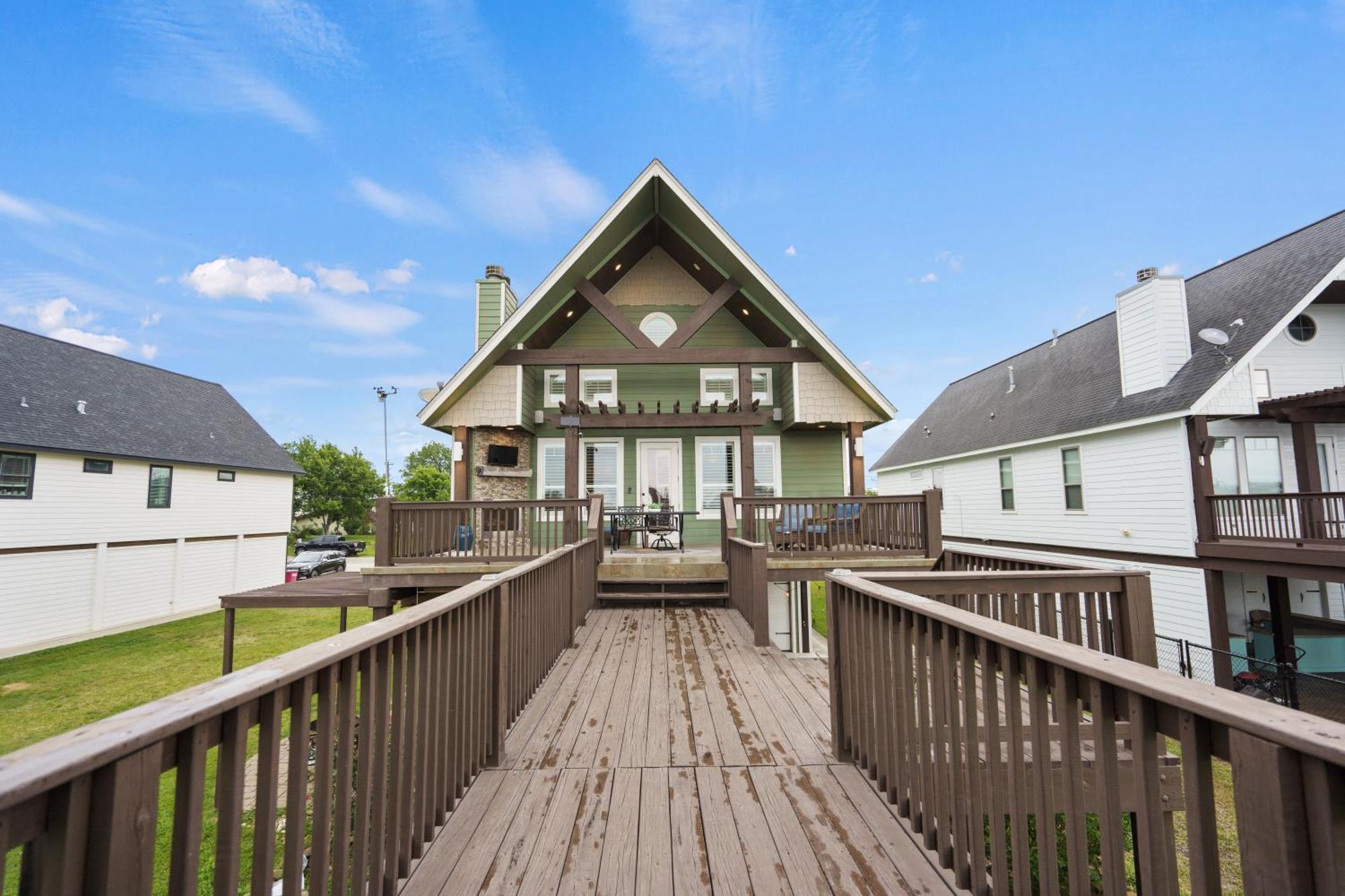 Luxury Waterfront Home Family And Pet Friendly Near Surfside Beach 11 Mins Freeport Dış mekan fotoğraf