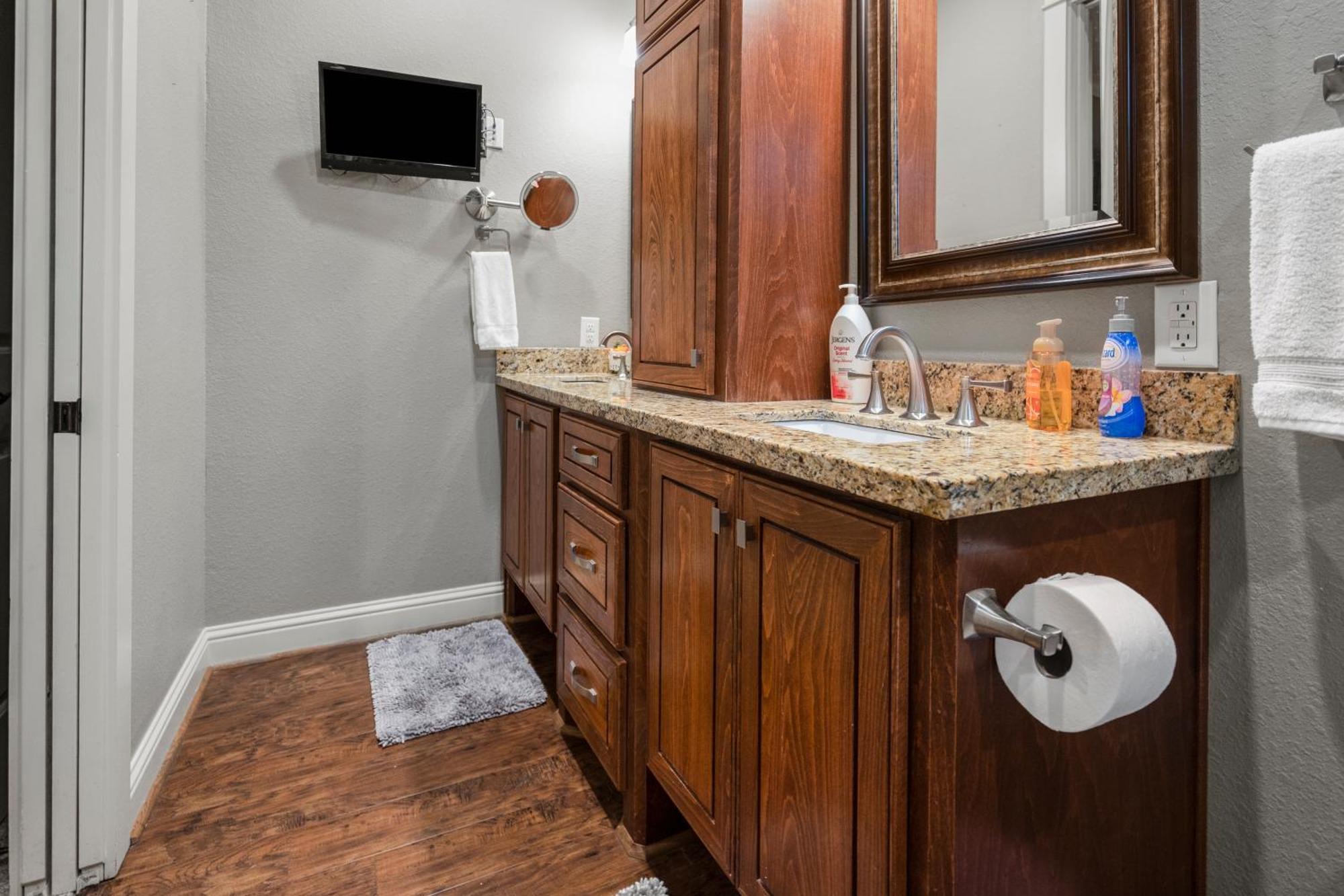 Luxury Waterfront Home Family And Pet Friendly Near Surfside Beach 11 Mins Freeport Dış mekan fotoğraf