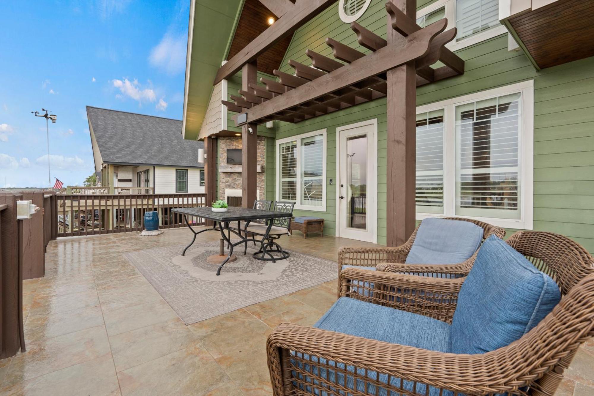 Luxury Waterfront Home Family And Pet Friendly Near Surfside Beach 11 Mins Freeport Dış mekan fotoğraf