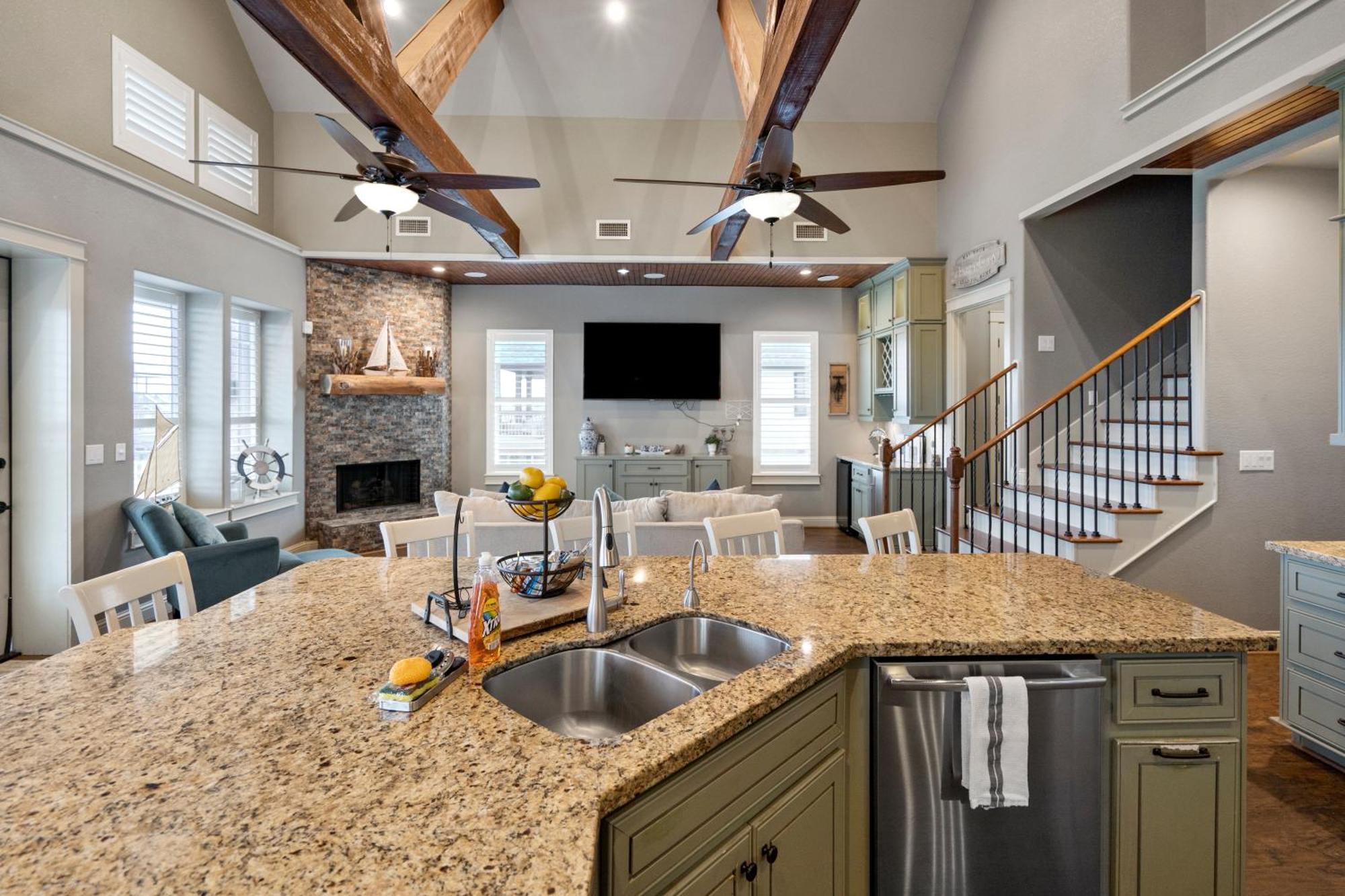 Luxury Waterfront Home Family And Pet Friendly Near Surfside Beach 11 Mins Freeport Dış mekan fotoğraf