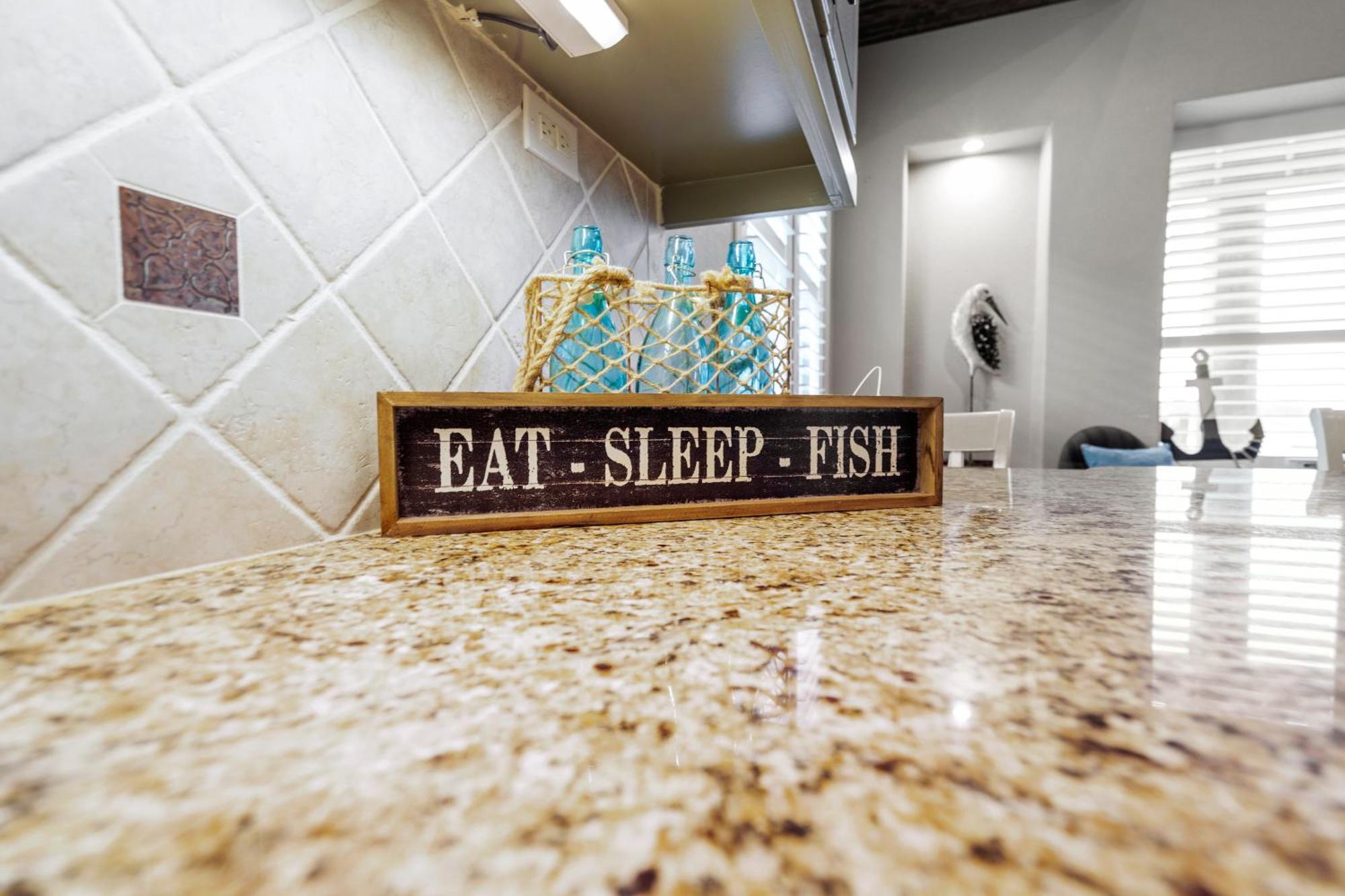 Luxury Waterfront Home Family And Pet Friendly Near Surfside Beach 11 Mins Freeport Dış mekan fotoğraf
