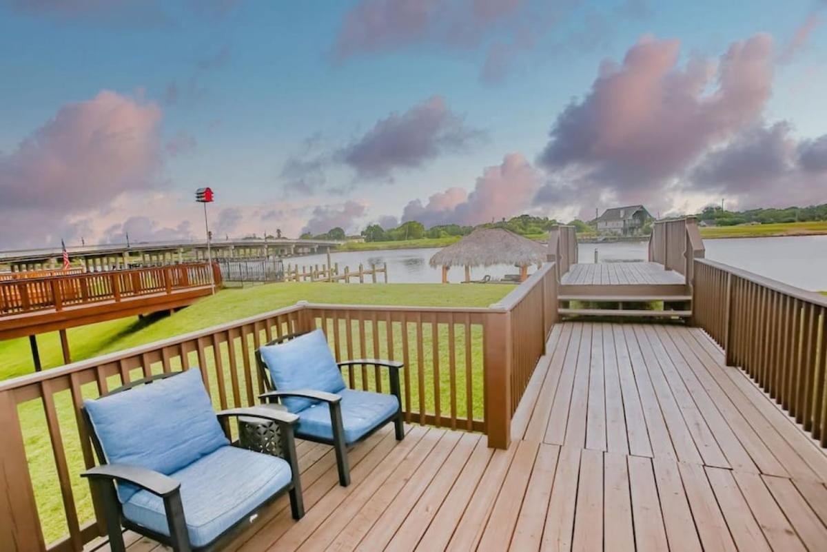 Luxury Waterfront Home Family And Pet Friendly Near Surfside Beach 11 Mins Freeport Dış mekan fotoğraf